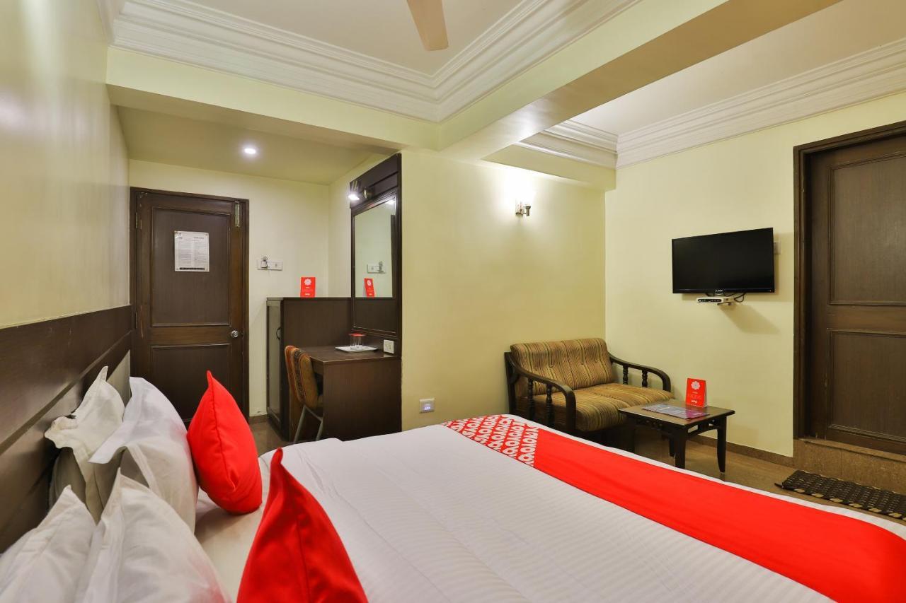 Oyo 17117 Hotel Rainbow 巴罗达 外观 照片