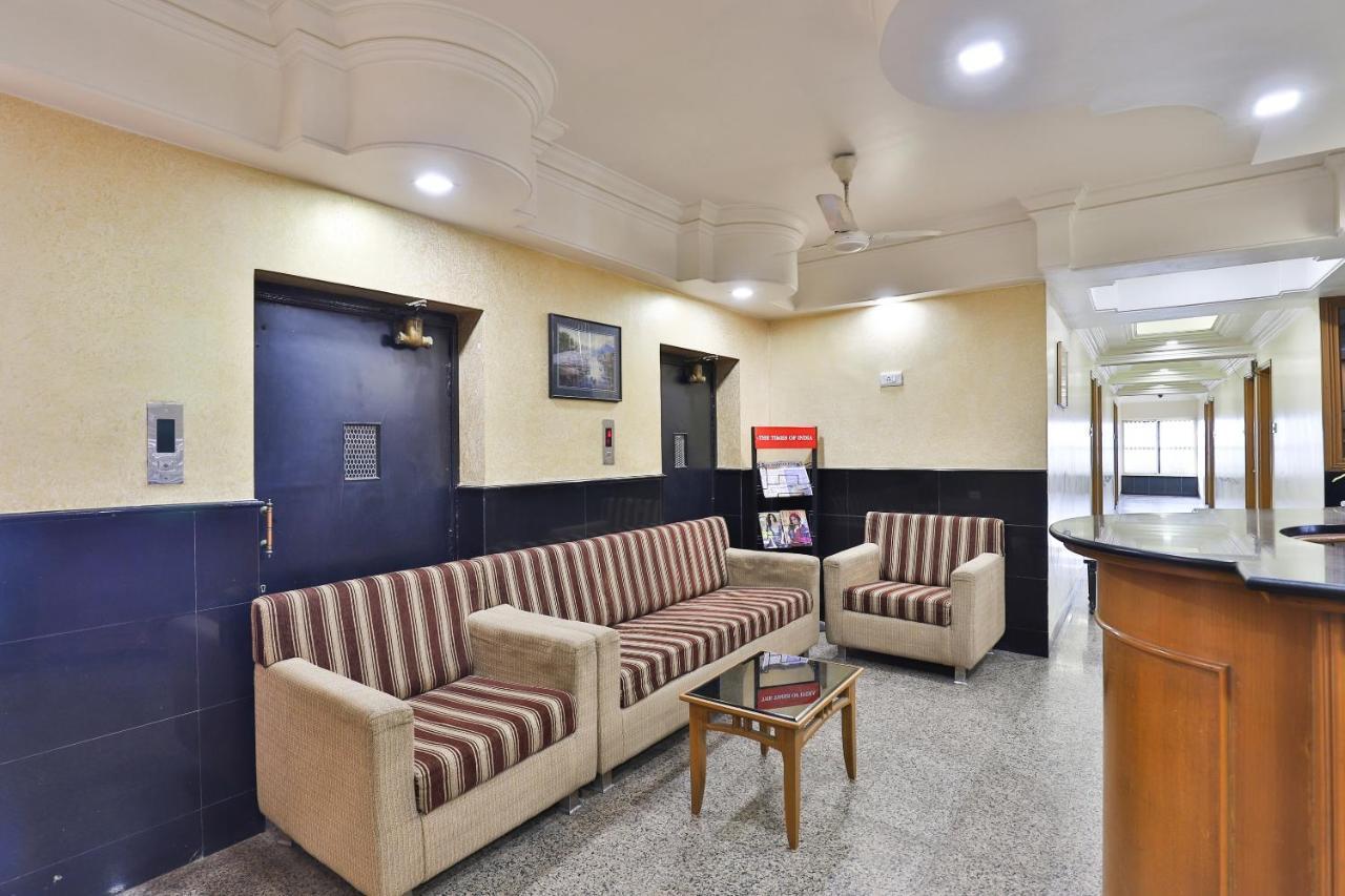Oyo 17117 Hotel Rainbow 巴罗达 外观 照片