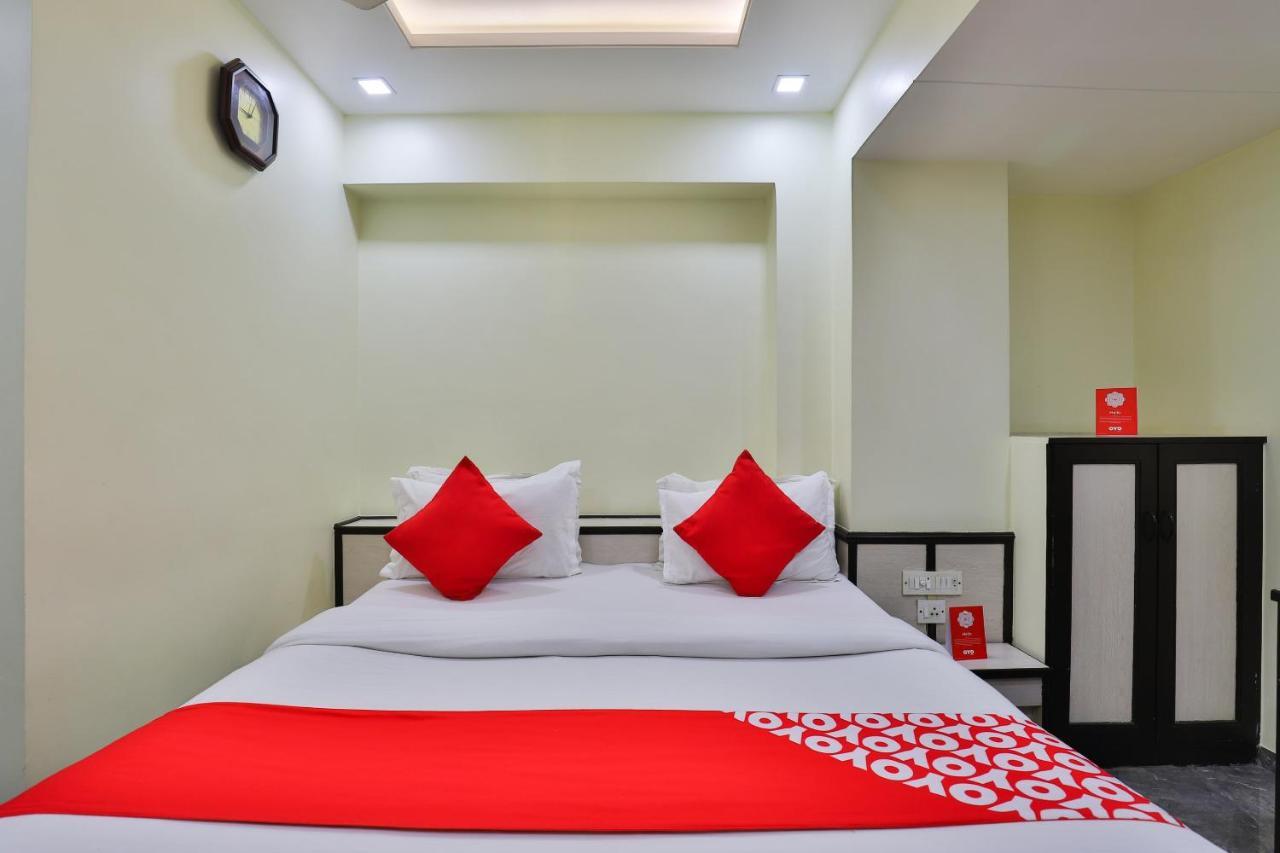 Oyo 17117 Hotel Rainbow 巴罗达 外观 照片