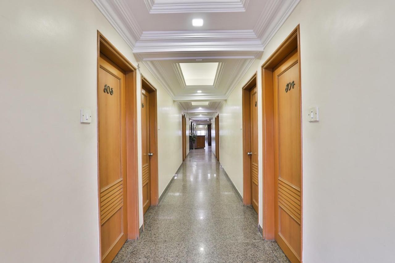 Oyo 17117 Hotel Rainbow 巴罗达 外观 照片