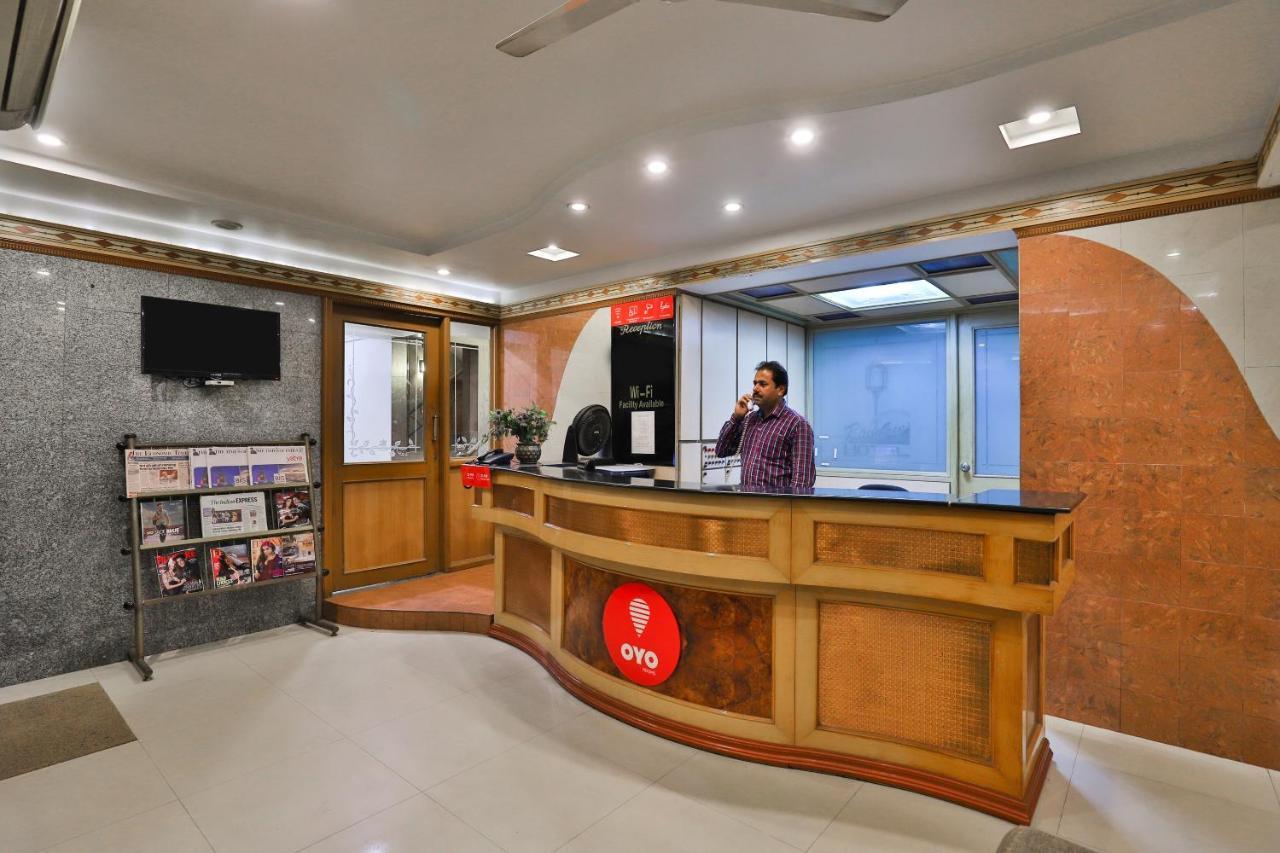 Oyo 17117 Hotel Rainbow 巴罗达 外观 照片